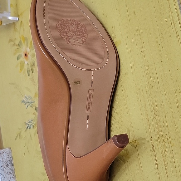 Shoes - Picture 4 of 4